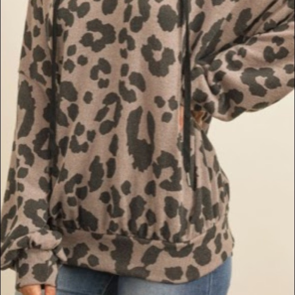 Hooded, Animal Print Pullover Style Top - Picture 9 of 9